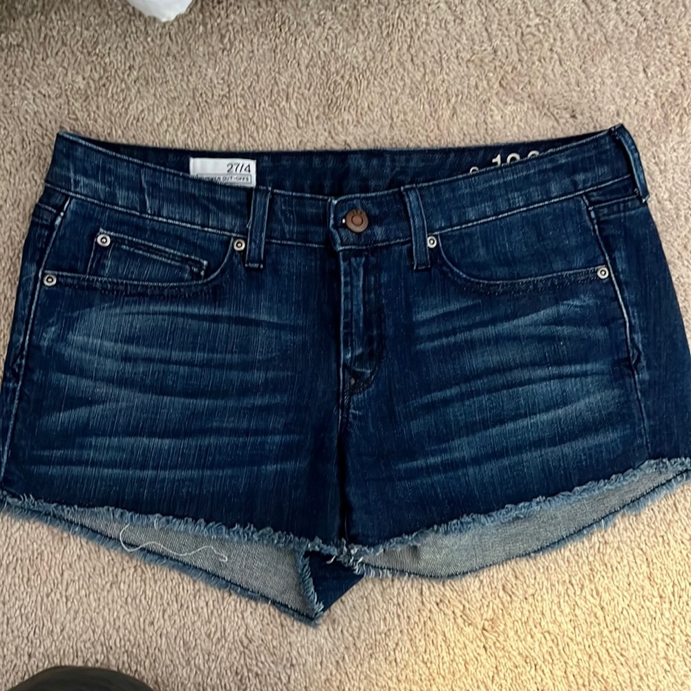 GAP cut off summer shorts